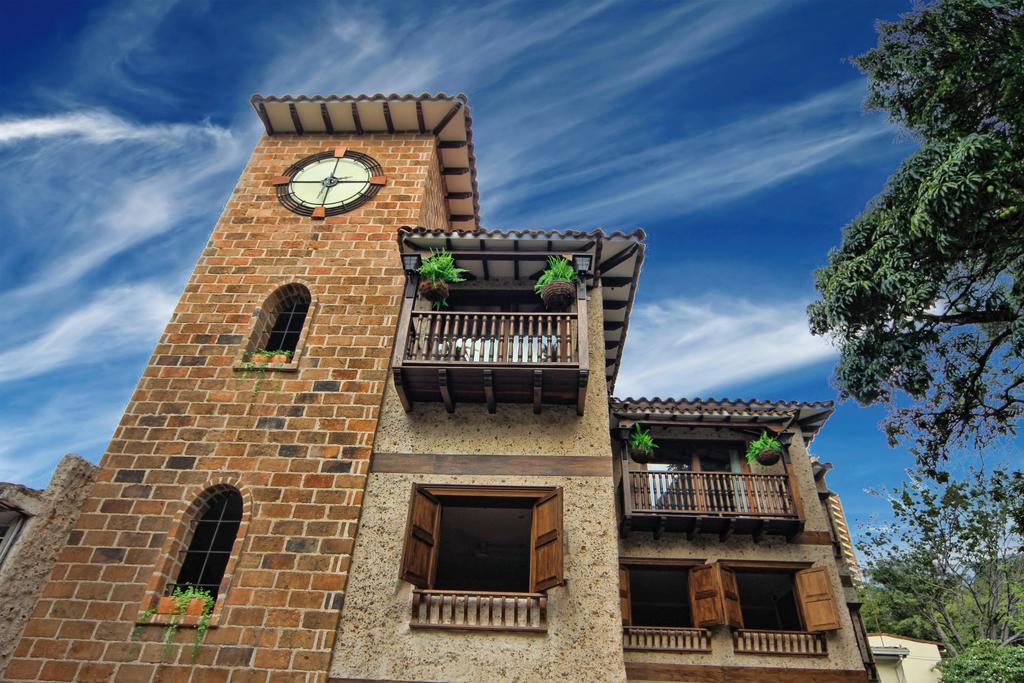 Casa Del Reloj Aparthotel Medellin Bilik gambar